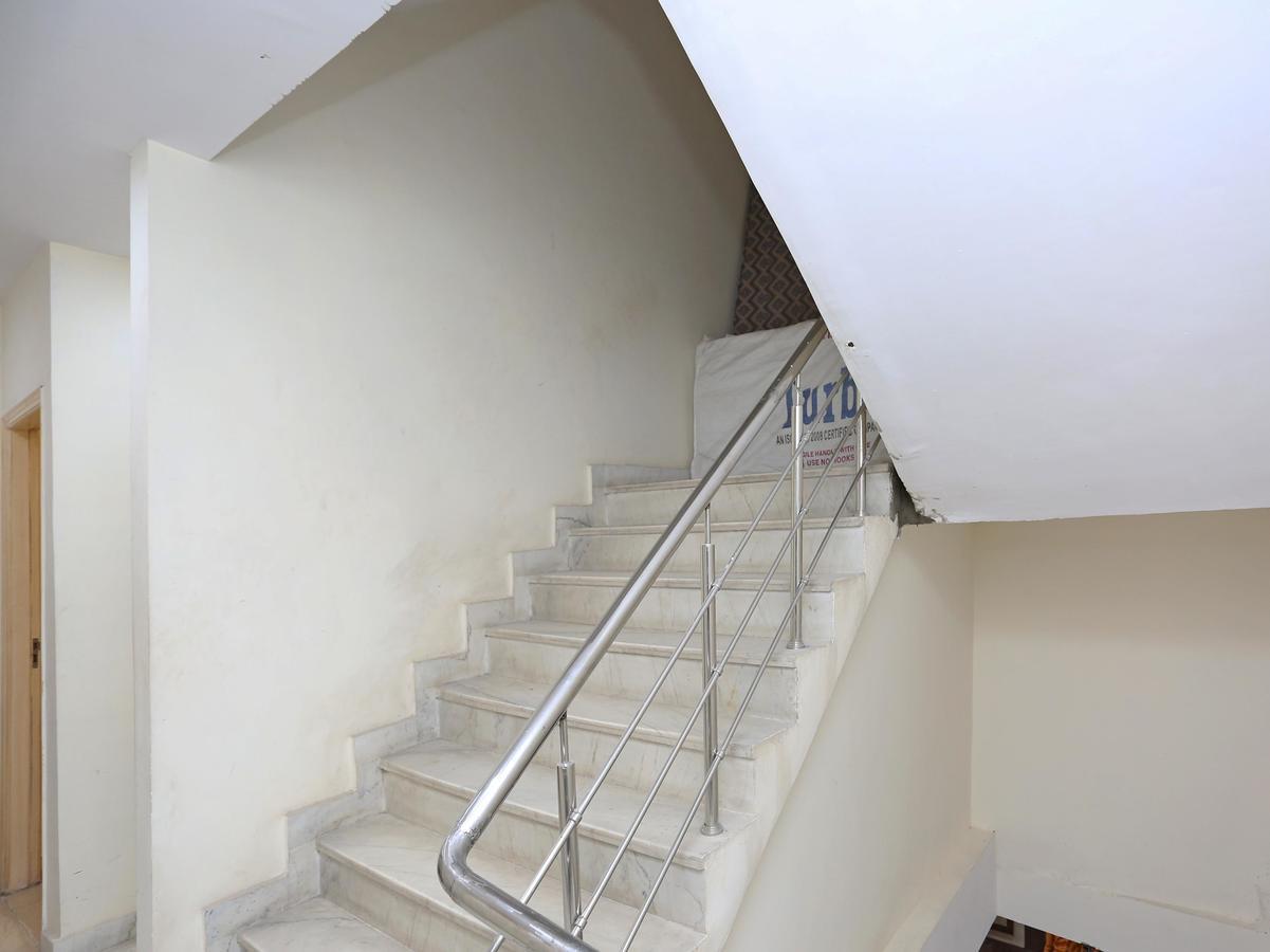 Oyo 9233 Hotel Cottage Lord Krishna Νέο Δελχί Εξωτερικό φωτογραφία